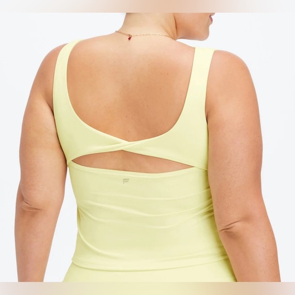 Fabletics, Oasis Twist Built In Bra Tank, light pear, size XXL - Picture 6 of 6